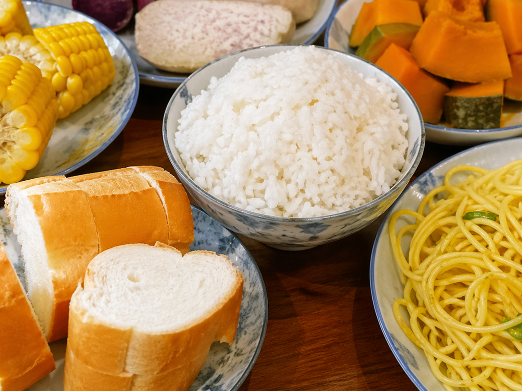 Ăn tinh bột thế nào để đủ năng lượng mà không tích mỡ thừa? - Ảnh 1.