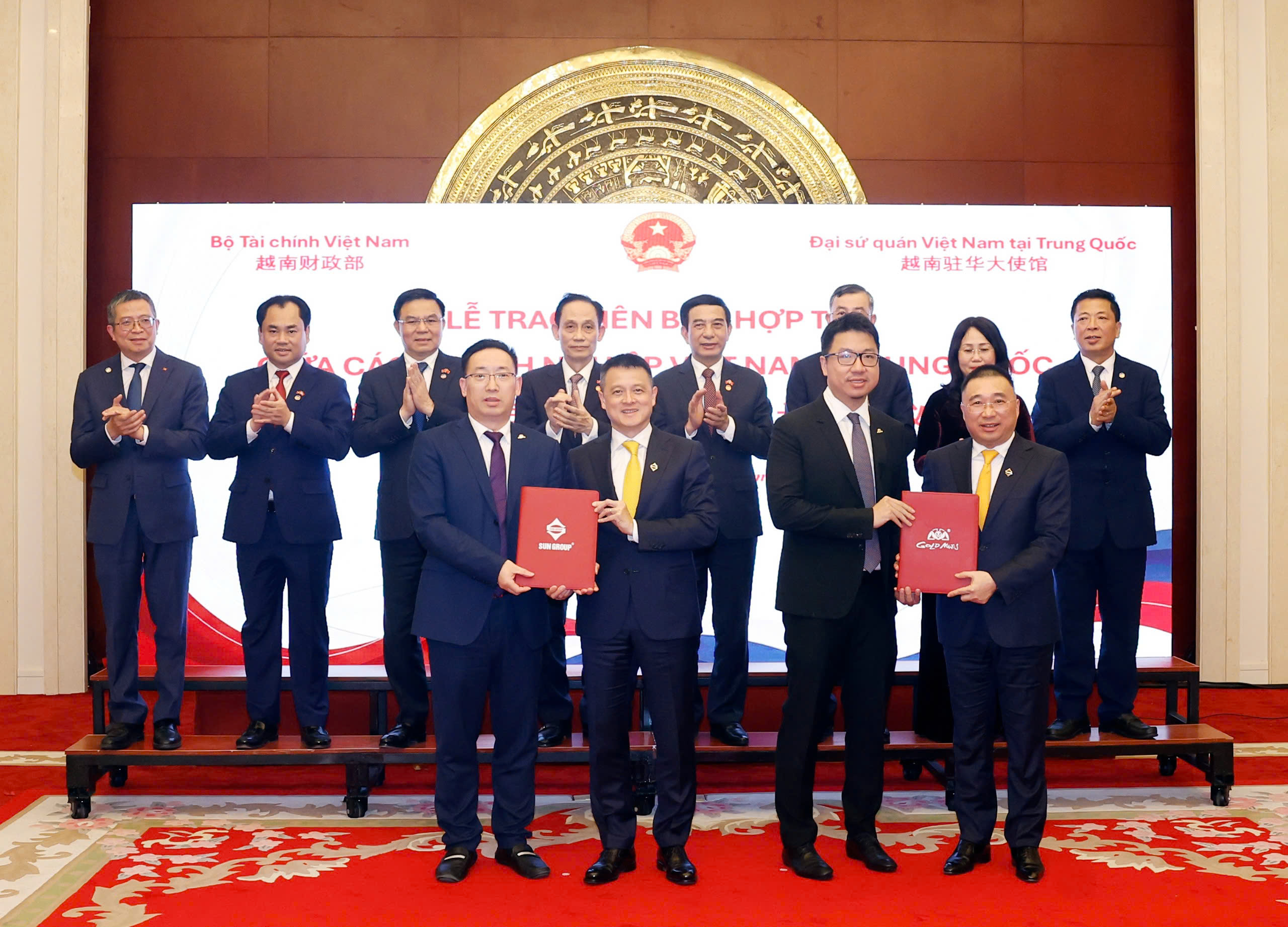 Sun Group ký hợp tác 2,3 tỉ USD với 'tượng đài' thiết kế nội thất Trung Quốc- Ảnh 1.