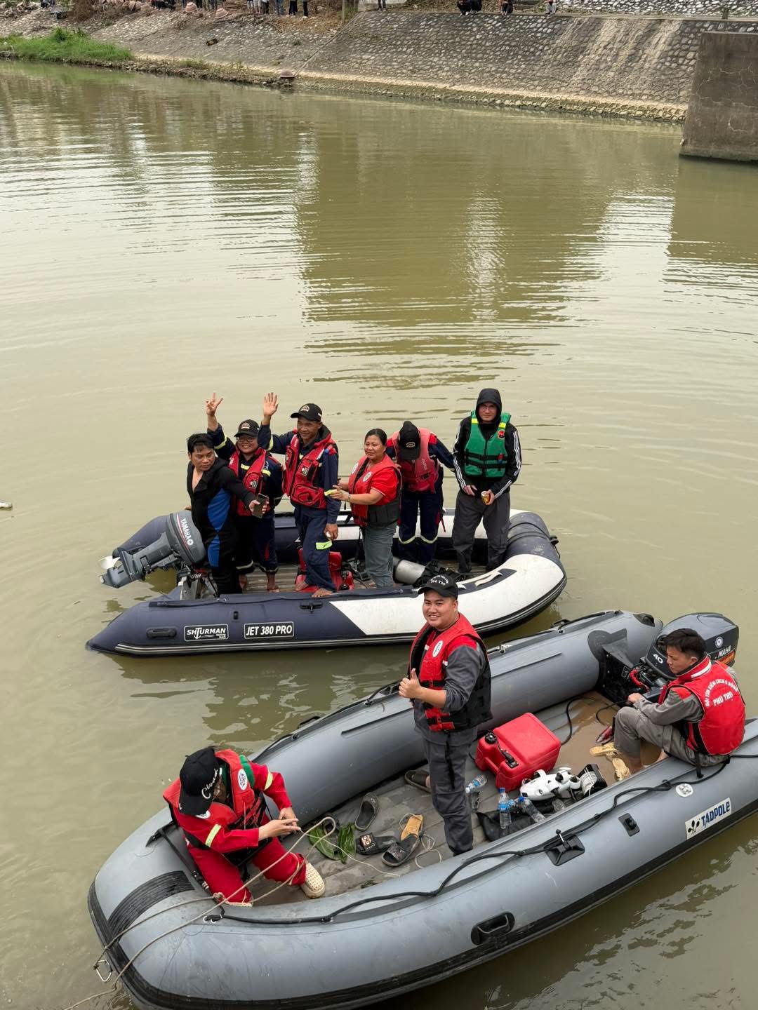 Tin vui: Đã tìm thấy cả 3 mẹ con để lại thư tuyệt mệnh trên cống Xuân Quan, tất cả đều an toàn