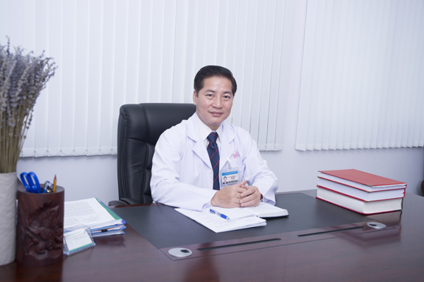 PGS.TS.BS Trần Vĩnh Hưng – Giám đốc Bệnh viện Bình Dân & Trưởng Khoa Ngoại Gan Mật Tụy.