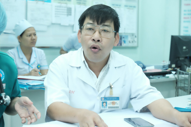 Bác Sĩ CKII Lê Kim Bá Liêm - Trưởng khoa Cấp cứu – Hồi sức tích cực – Chống độc Bệnh viện Hùng Vương.