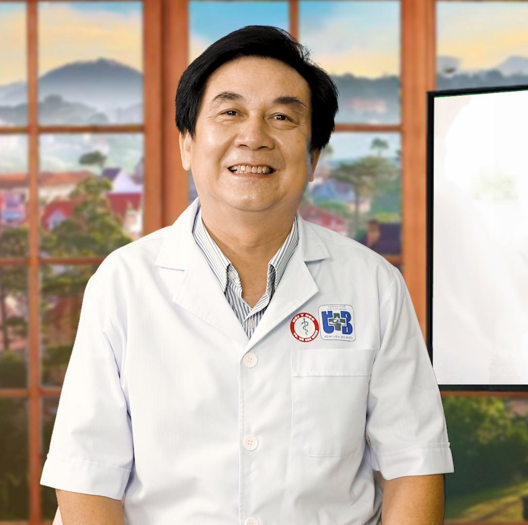 Phó Giáo Sư Tiến Sĩ Bác Sĩ Phạm Xuân Dũng - Giám đốc Bệnh viện Ung Bướu TP.HCM.