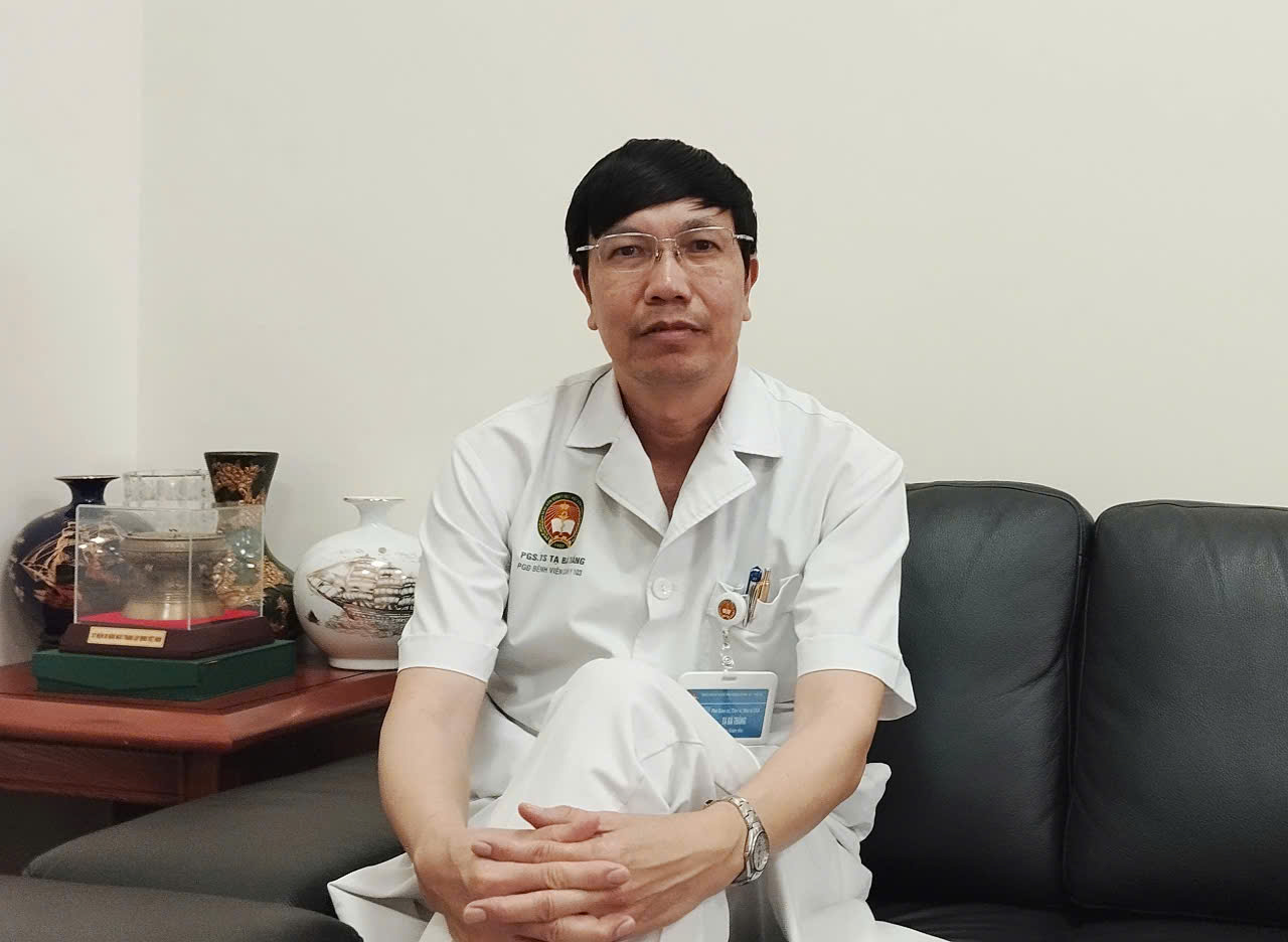 Đại Tá Phó Giáo Sư Tiến Sĩ Tạ Bá Thắng - Phó Giám đốc Bệnh viện Quân y 103.