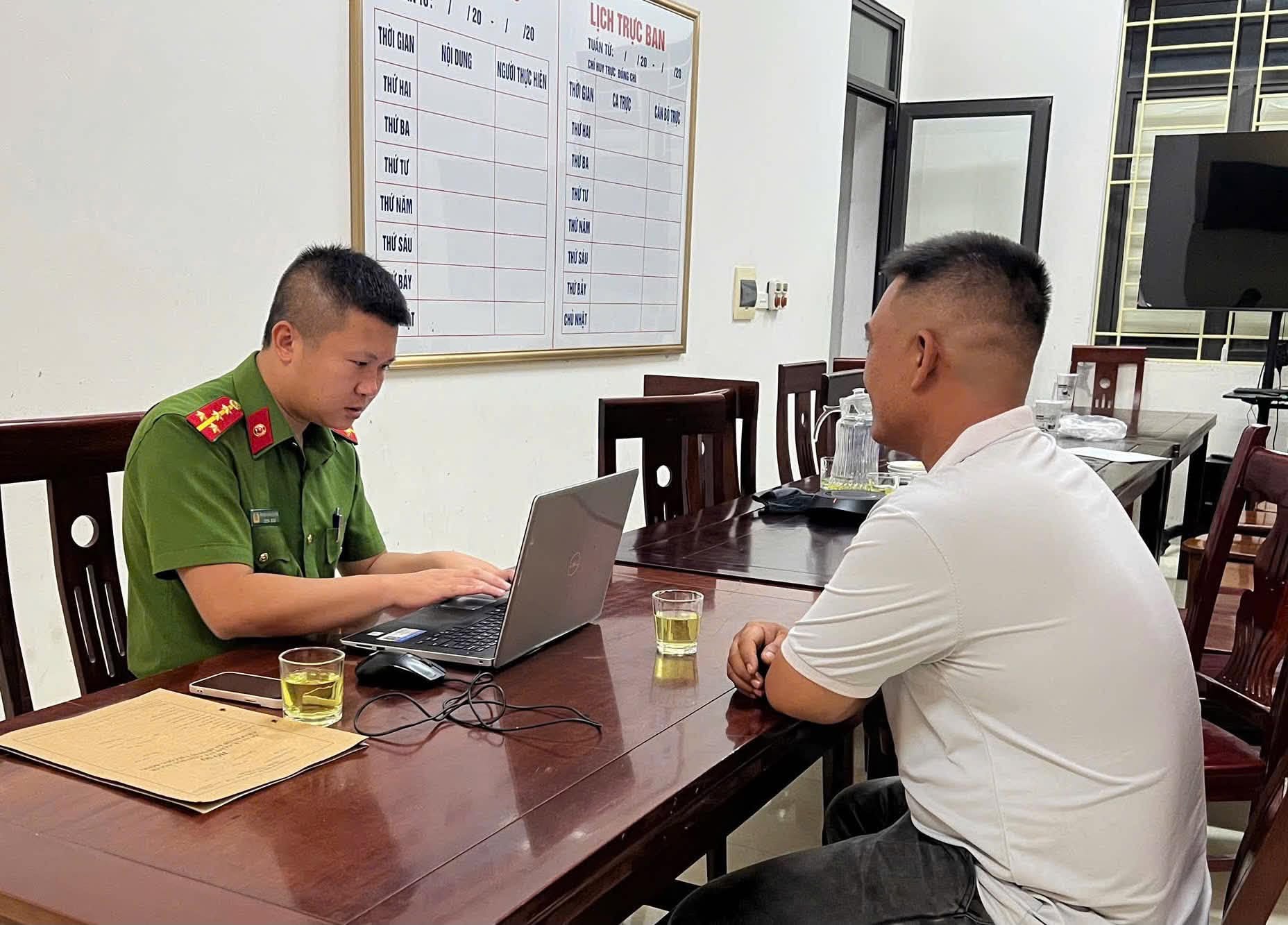 Cháu bé 10 tuổi có nhiều vết bầm tím trên người: Bất ngờ lời khai của bố