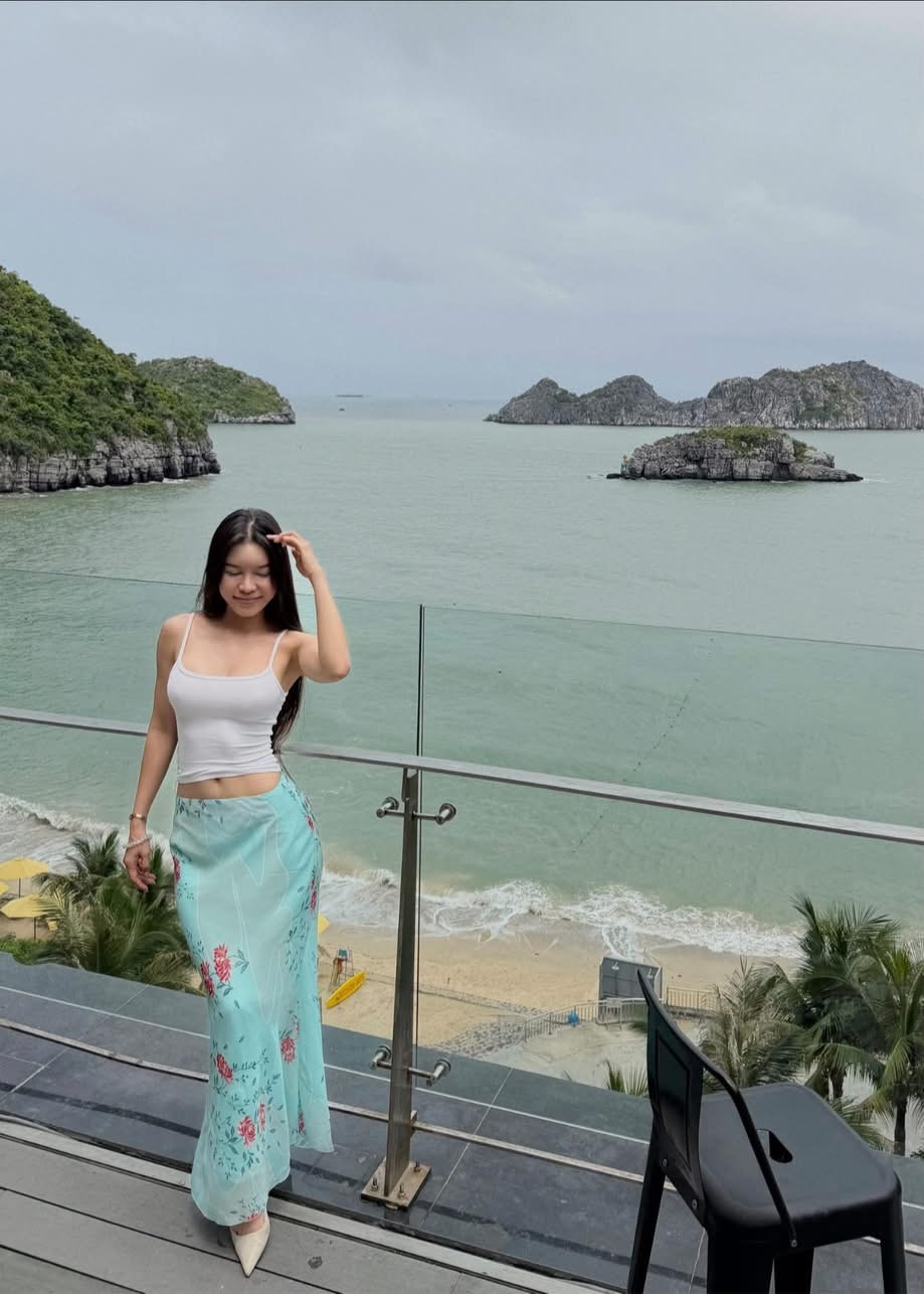 Yến Xuân khoe sắc vóc "nóng bỏng mắt" bên Văn Lâm, mẹ chồng người Nga liền vào nói một câu gây chú ý
